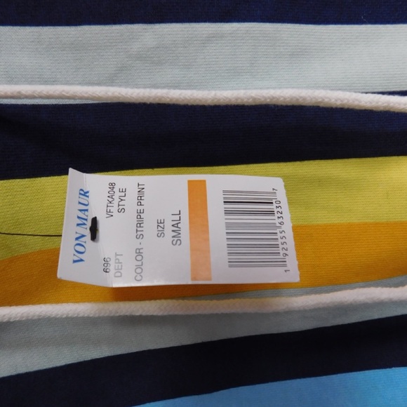 Crop Top Hoodie! - Picture 3 of 5